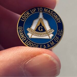 Vintage Blue and Gold Grand Lodge F.A.A.M. Of D.C. Lapel Pin